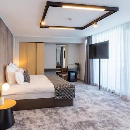 Lupa By Bueno Hotel 4*