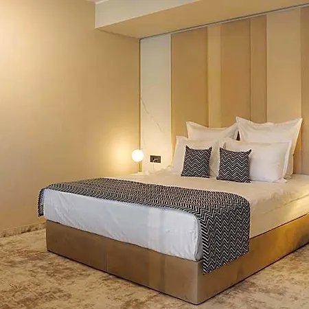 Lupa By Bueno Hotel
