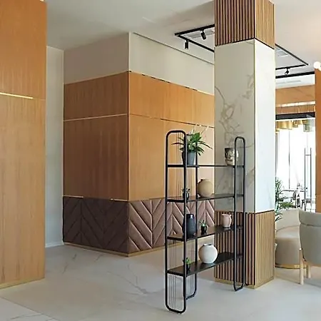 Lupa By Bueno Hotel